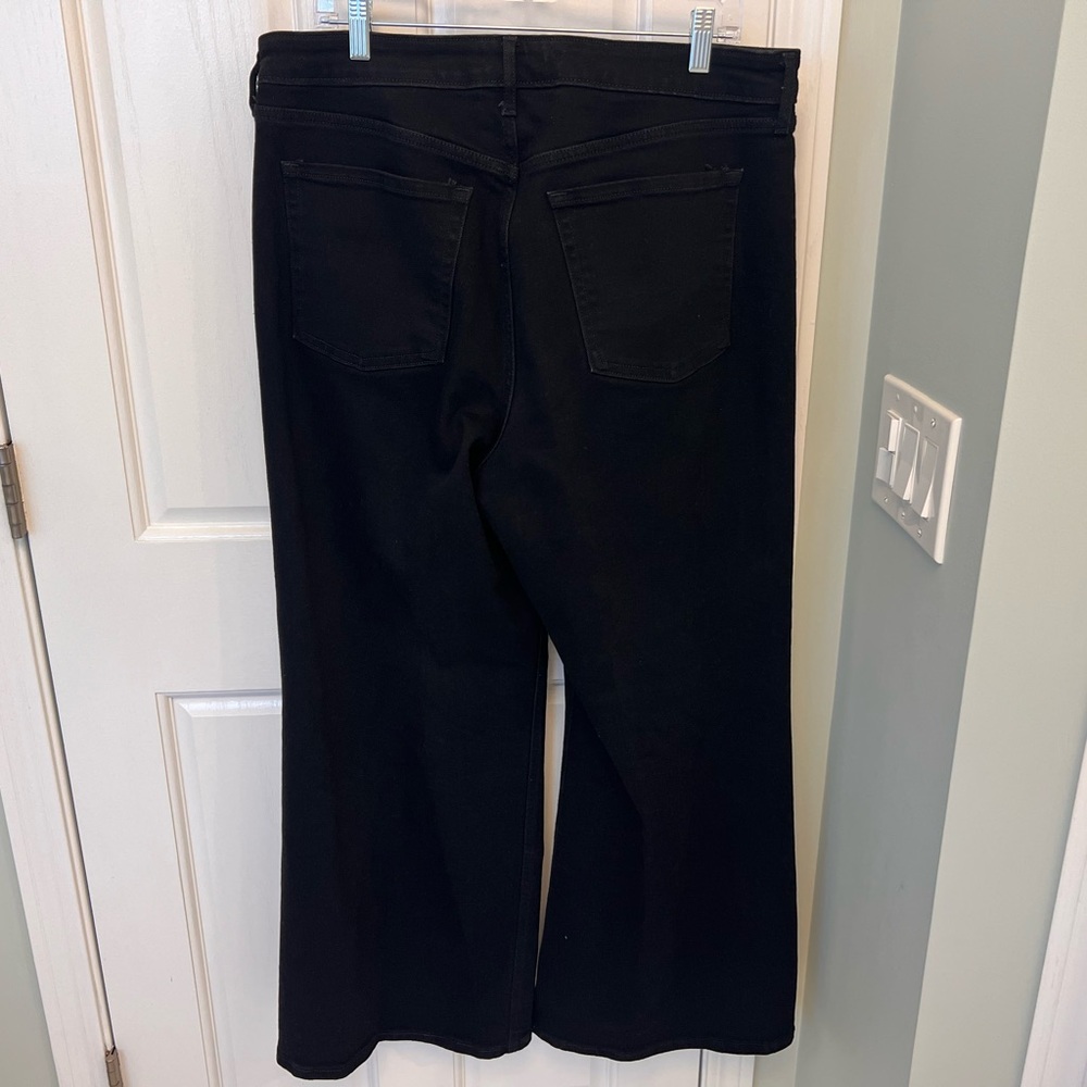 Old Navy Extra High-Waisted Super Wide Leg Jeans, Black, Size 14 - Picture 3 of 4